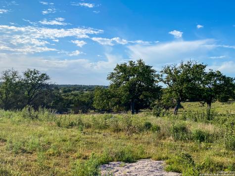 139 Cattlemans Crossing Kerrville TX 78028