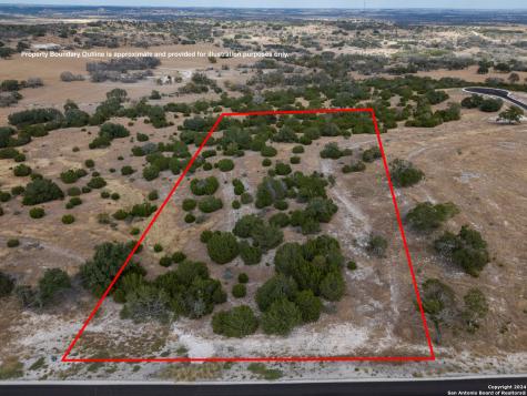 30 Buckskin Path Fredericksburg TX 78624
