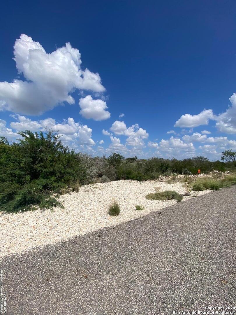 25 Friendship Hills Circle Uvalde TX 78801