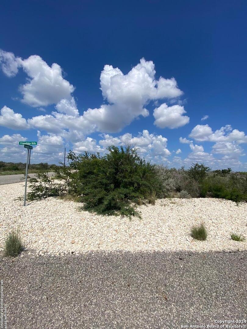 25 Friendship Hills Circle Uvalde TX 78801