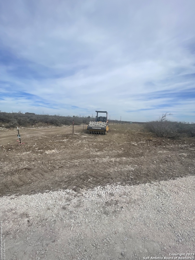 60 Legend Hills Uvalde TX 78801