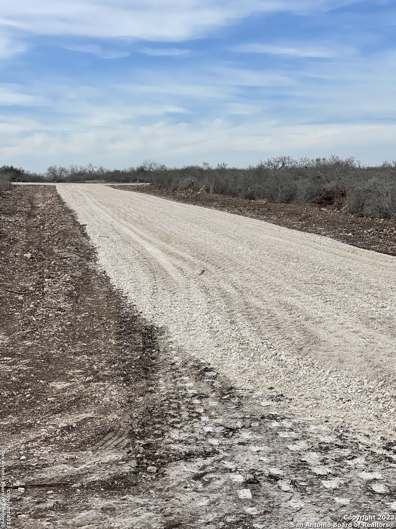 60 Legend Hills Uvalde TX 78801