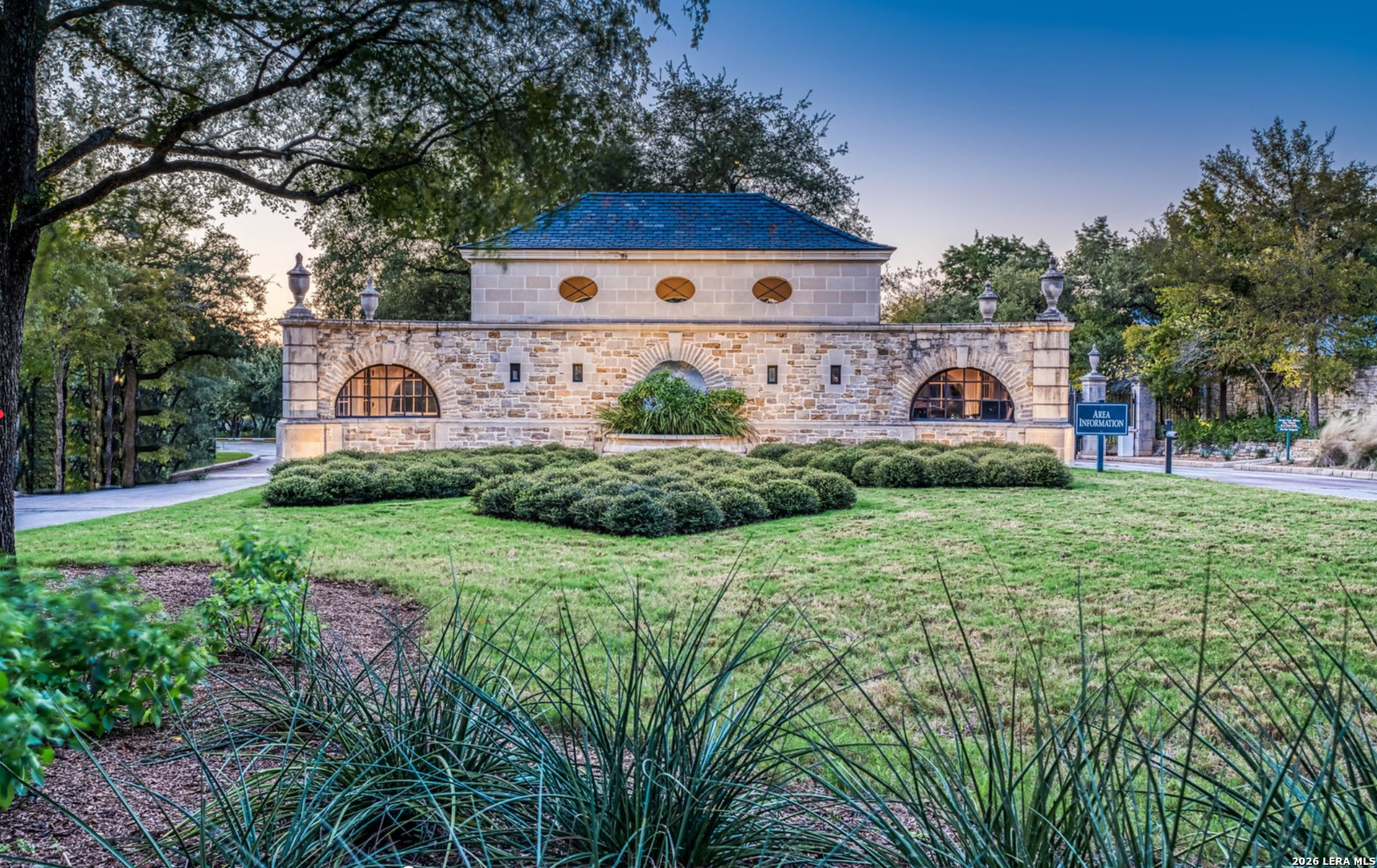 82 Regents Park San Antonio TX 78230