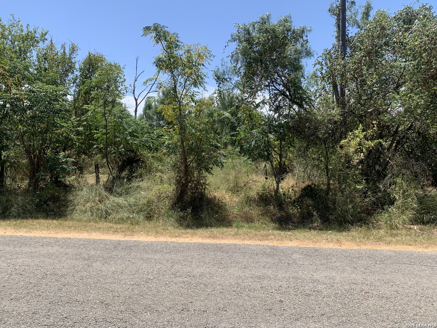 00 Cr 6612 Devine TX 78016