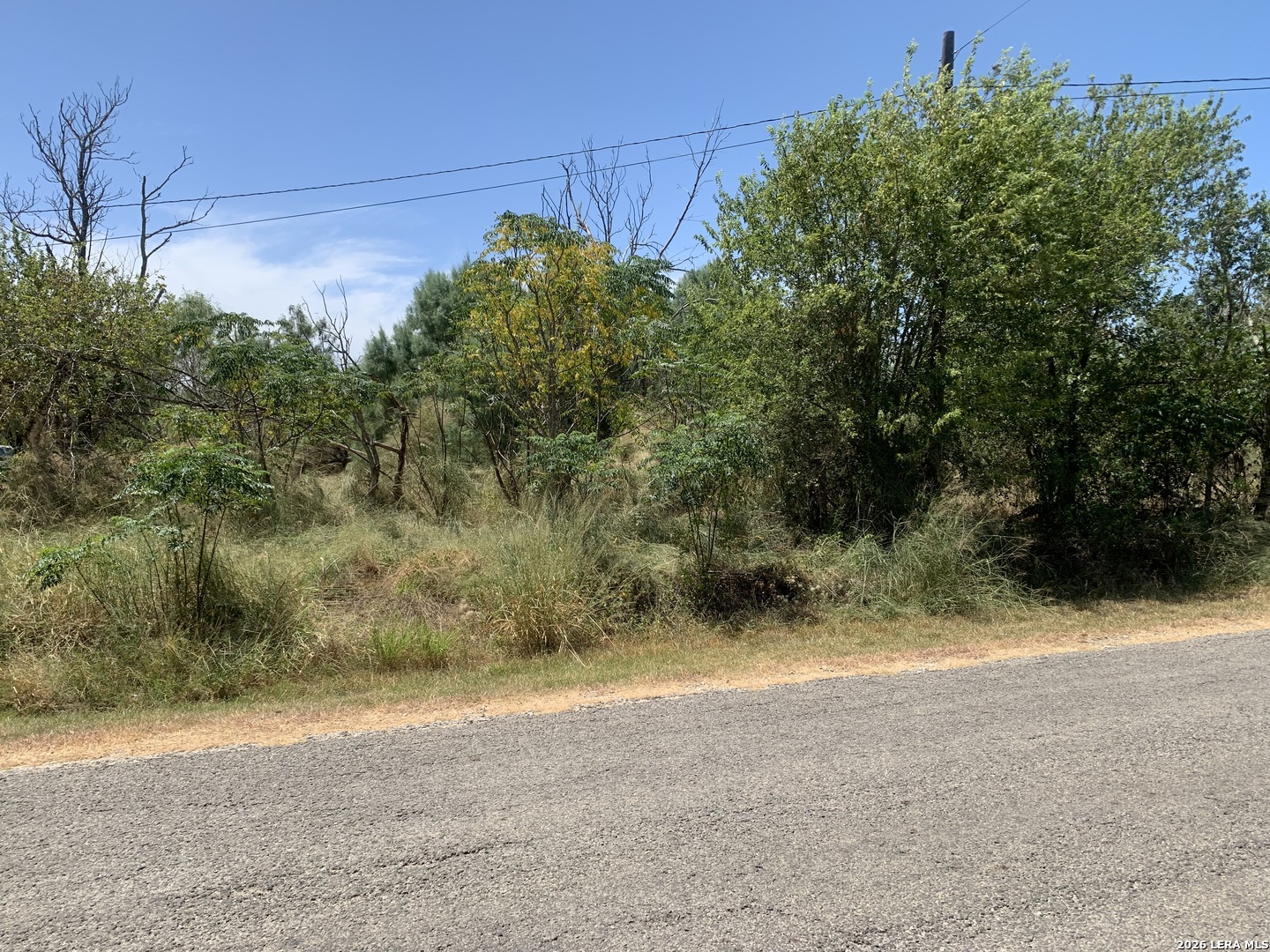 00 Cr 6612 Devine TX 78016