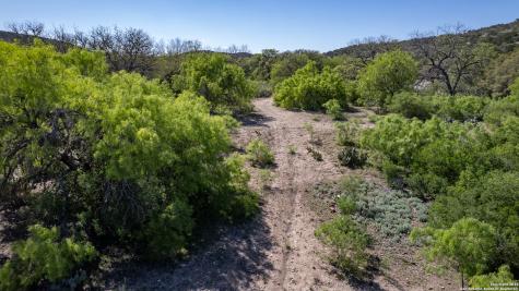 8 Camino Del Rancho Concan TX 78838
