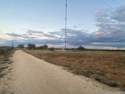 135 Fm 468 Fm 468 Big Wells TX 78830
