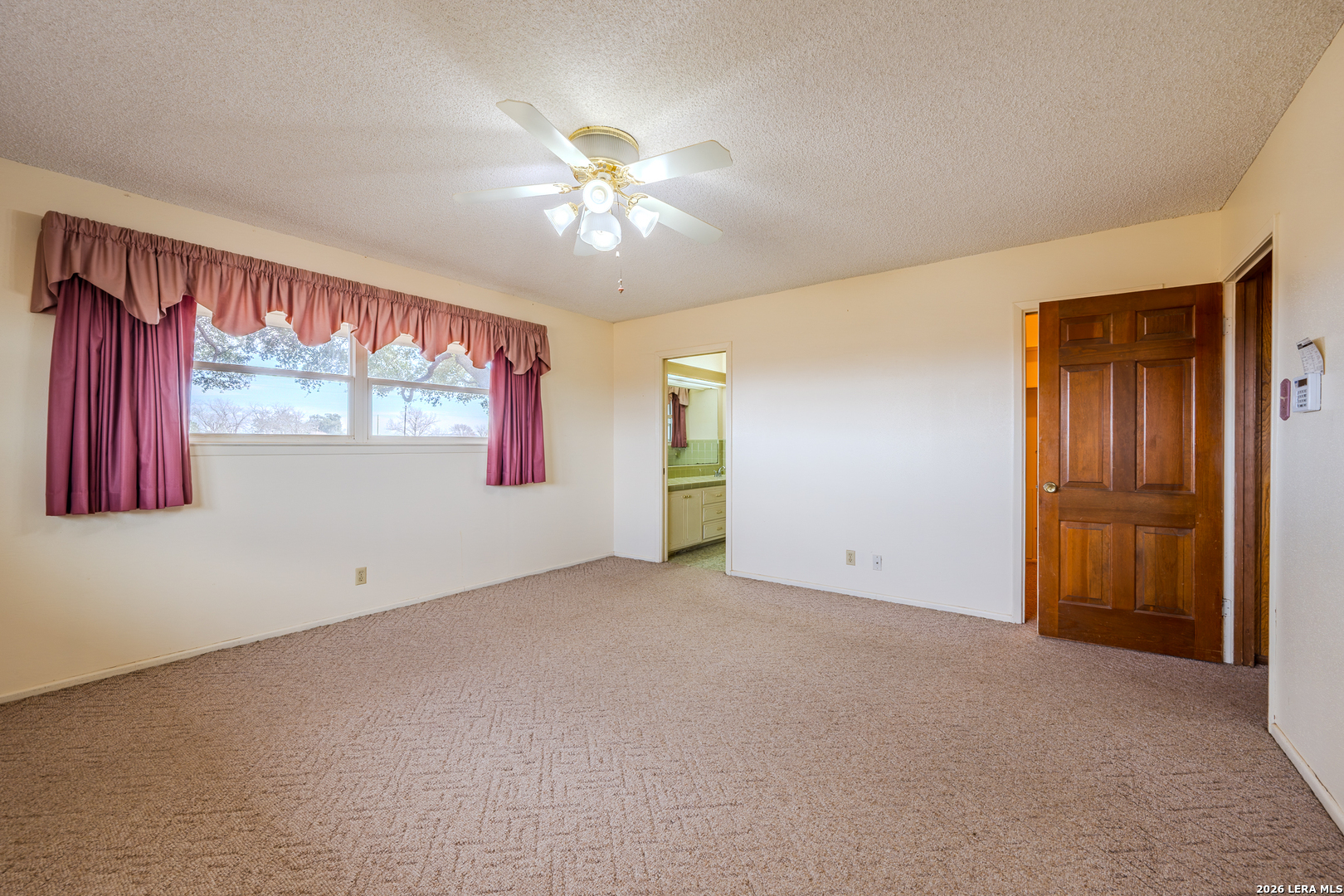 3830 County Road 541 Hondo TX 78861