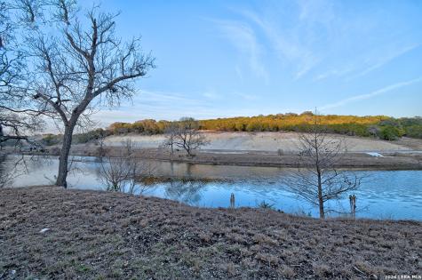 1045 S Shapen Springs Kerrville TX 78028
