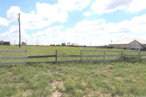 604 Lakeridge Lane La Vernia TX 78121