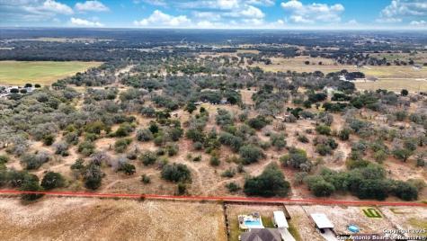 759 County Road 320 Floresville TX 78114