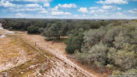 759 County Road 320 Floresville TX 78114