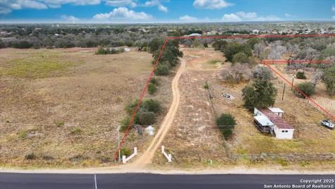 759 County Road 320 Floresville TX 78114