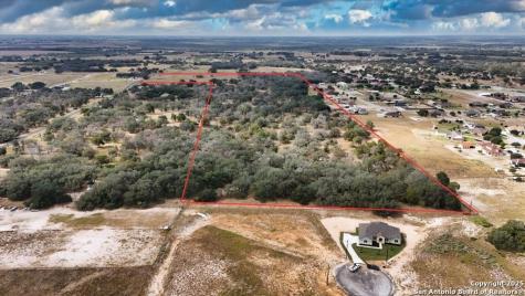 759 County Road 320 Floresville TX 78114