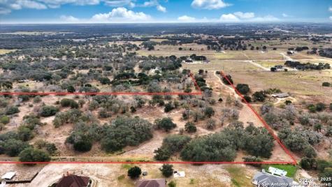 759 County Road 320 Floresville TX 78114