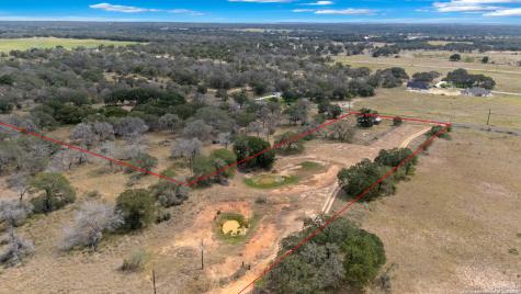 759 County Road 320 Floresville TX 78114