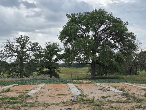 132 Santa Gertrudis Sutherland Springs TX 78161