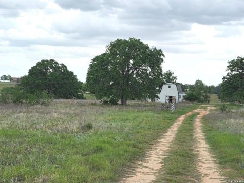 132 Santa Gertrudis Sutherland Springs TX 78161