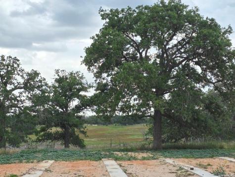 132 Santa Gertrudis Sutherland Springs TX 78161