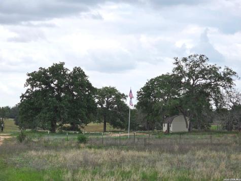132 Santa Gertrudis Sutherland Springs TX 78161