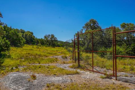 14468 County Road 310 Rocksprings TX 78880