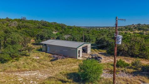 14468 County Road 310 Rocksprings TX 78880