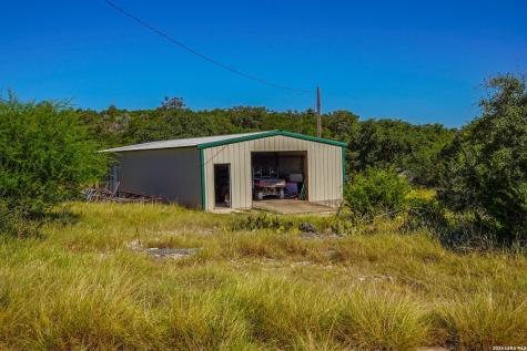 14468 County Road 310 Rocksprings TX 78880