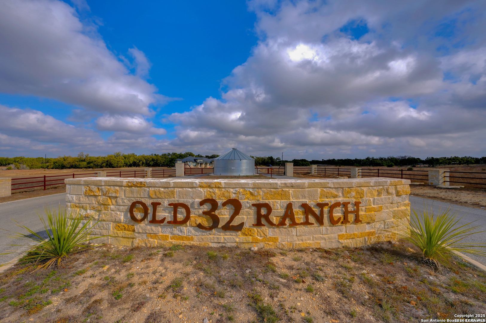 718 Windmill Ridge Blanco TX 78606