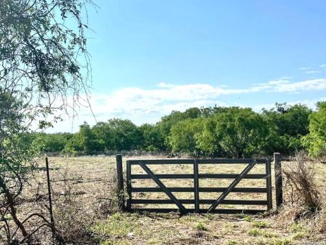 5967 Granato Road Poteet TX 78065