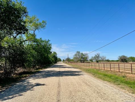 5967 Granato Road Poteet TX 78065