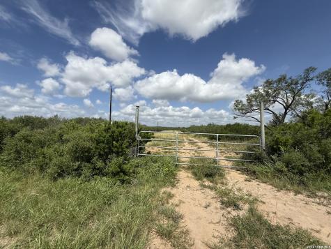 12579 Fm 2779 Moore TX 78057