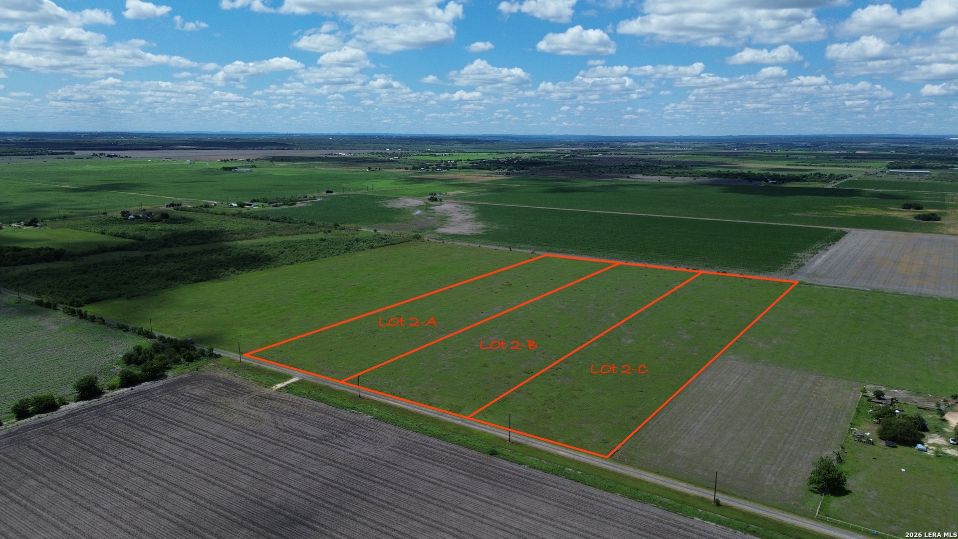 233 County Road 5717 Natalia TX 78059