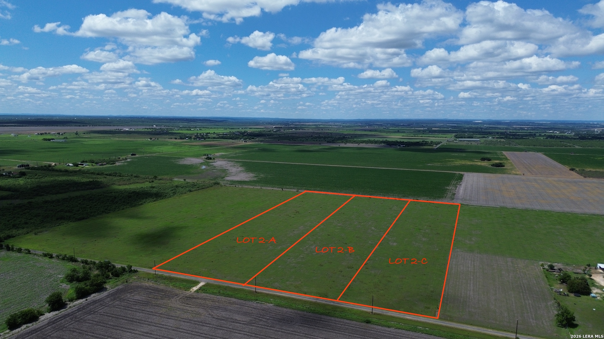 233 County Road 5717 Natalia TX 78059