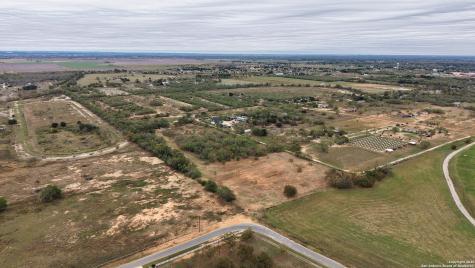 000 W County Road 681 Lytle TX 78052