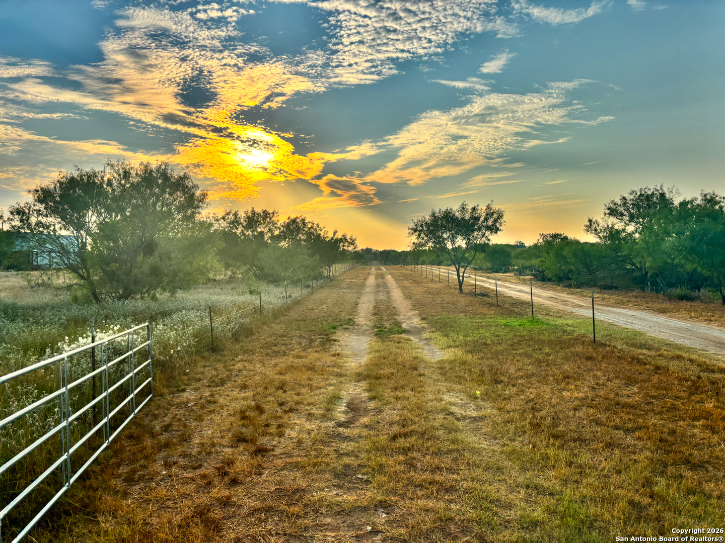 1460 County Road 1660 Moore TX 78057