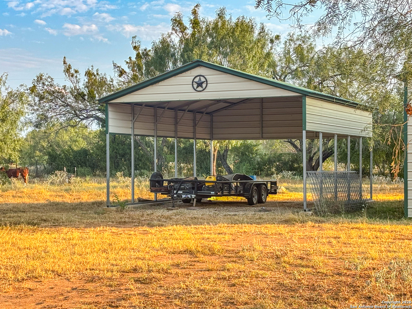 1460 County Road 1660 Moore TX 78057