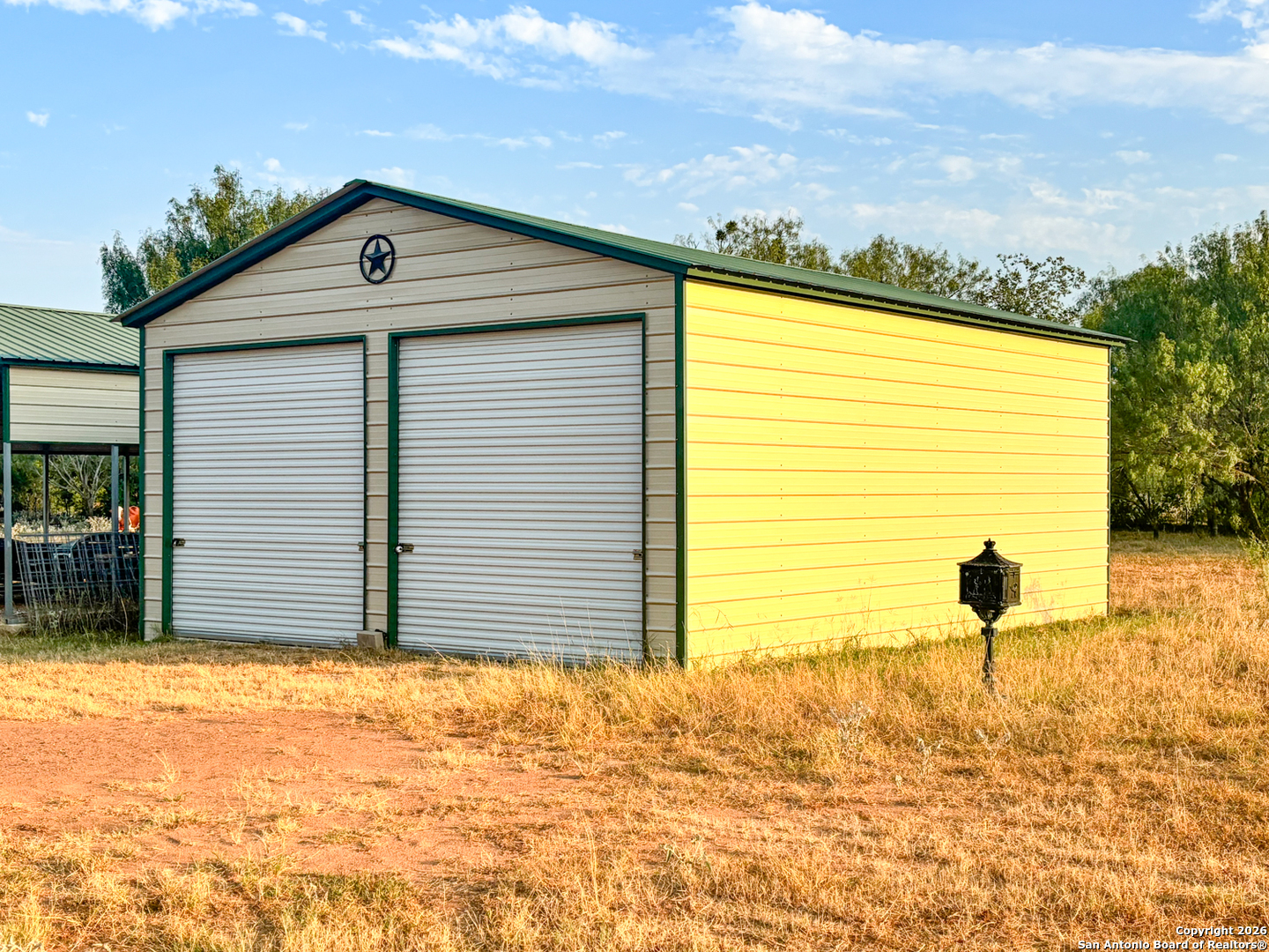 1460 County Road 1660 Moore TX 78057