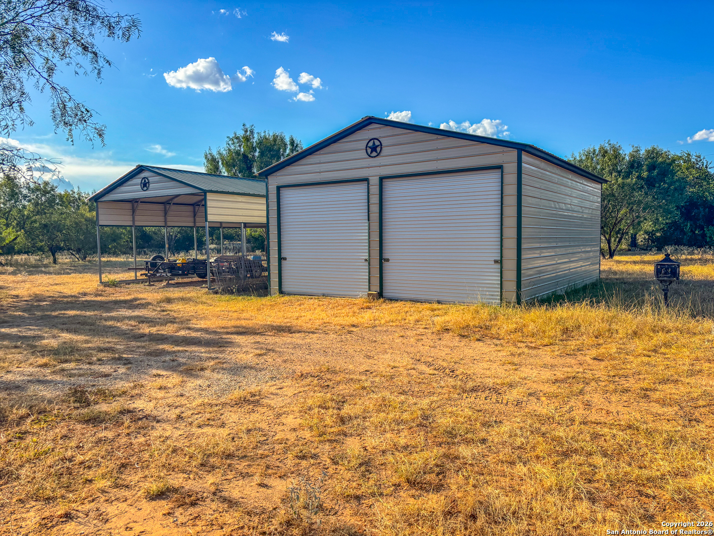 1460 County Road 1660 Moore TX 78057