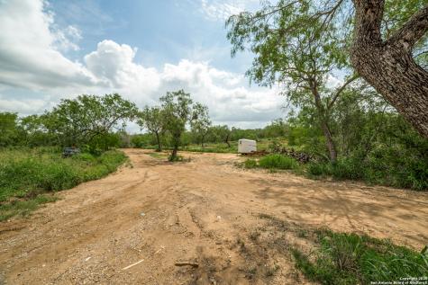 1062 County Road 122 Lot 3 Floresville TX 78114