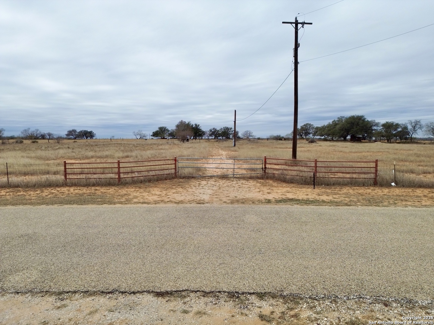 120 S Ridge Drive Lytle TX 78052