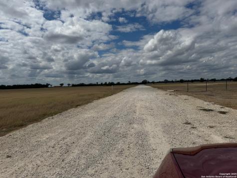 Lot 4 Summerwood Lane La Pryor TX 78872