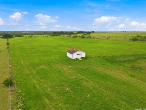 4488 State Highway 97 W Floresville TX 78114