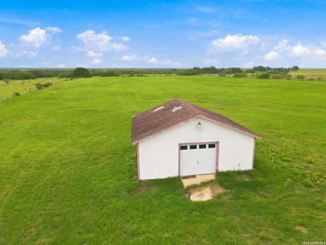 4488 State Highway 97 W Floresville TX 78114