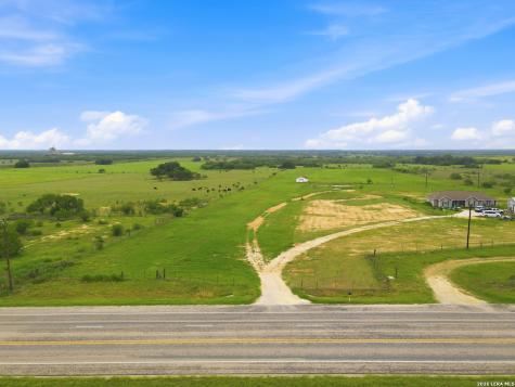 4488 State Highway 97 W Floresville TX 78114