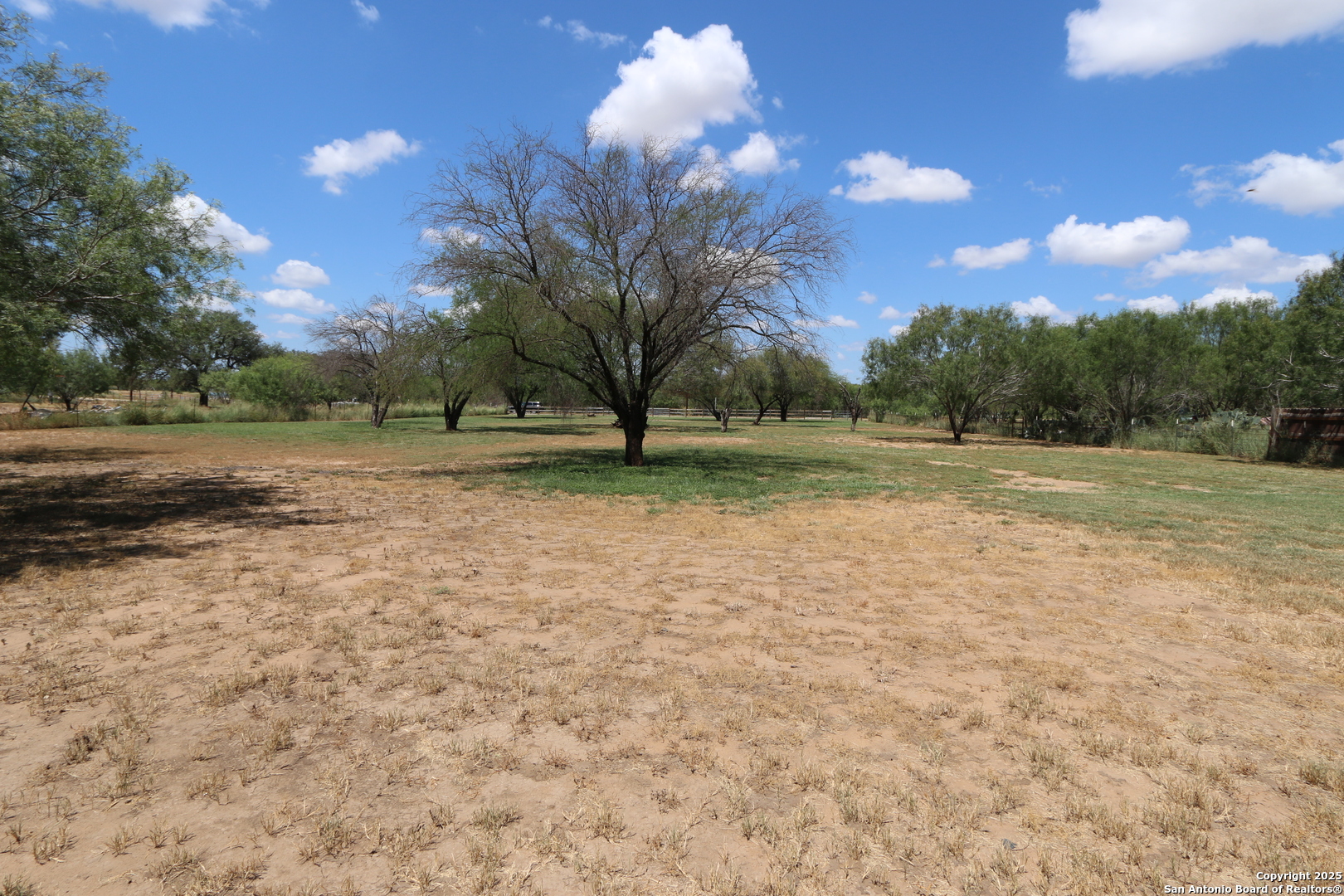 125 County Road 2666 Devine TX 78016