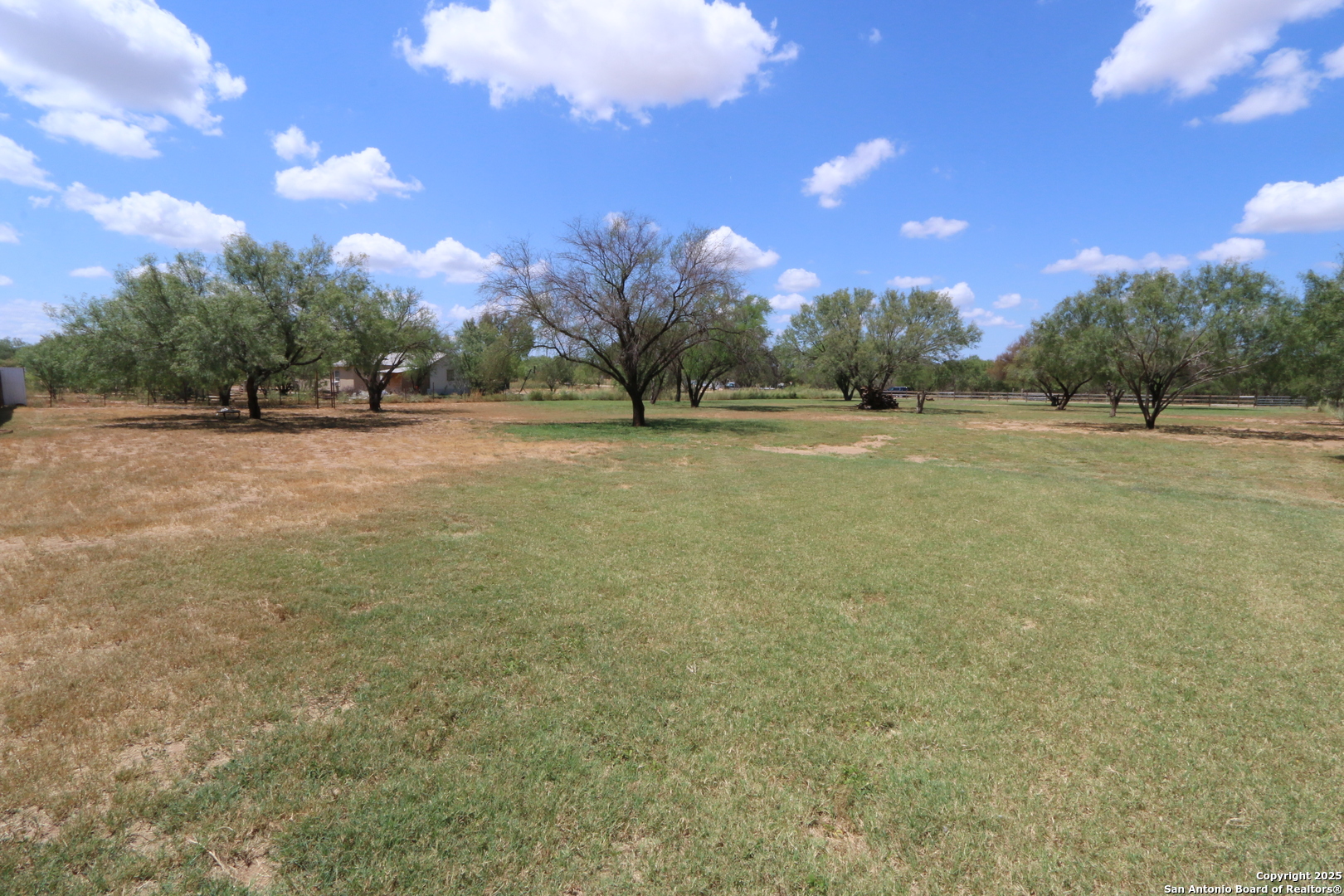 125 County Road 2666 Devine TX 78016