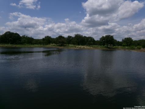 1881 Grand Oaks Hondo TX 78861