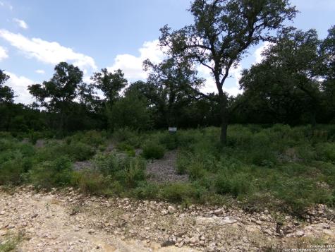 1881 Grand Oaks Hondo TX 78861