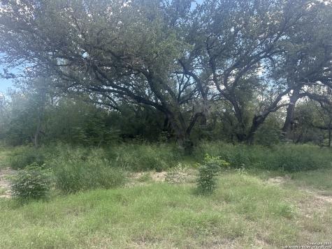 20588 S State Highway 16 Von Ormy TX 78073