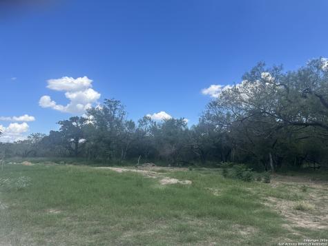 20588 S State Highway 16 Von Ormy TX 78073